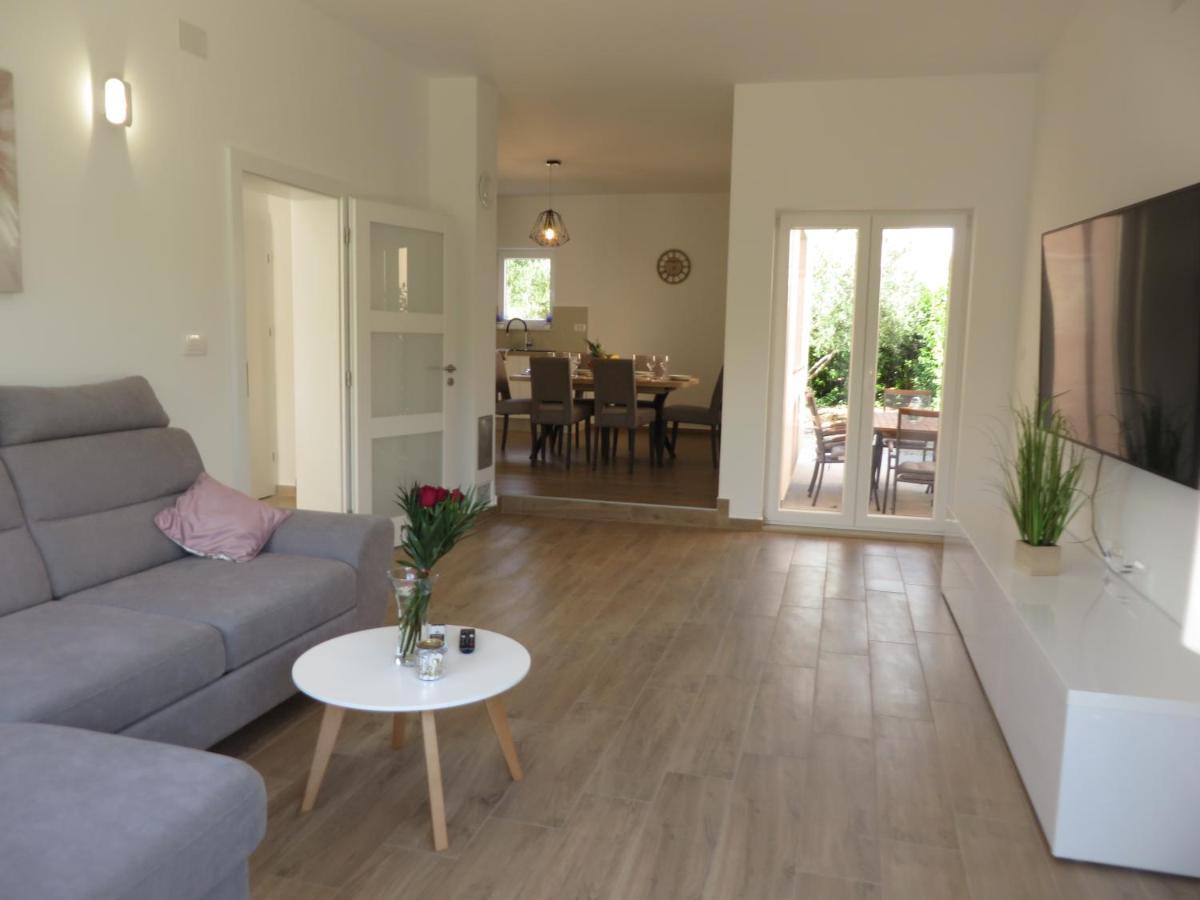 M&L Holliday Home Biograd Na Moru Ngoại thất bức ảnh