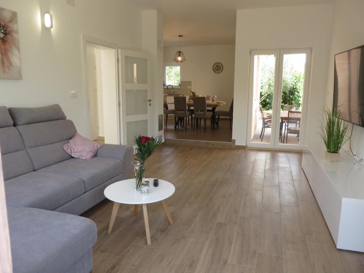 M&L Holliday Home Biograd Na Moru Ngoại thất bức ảnh